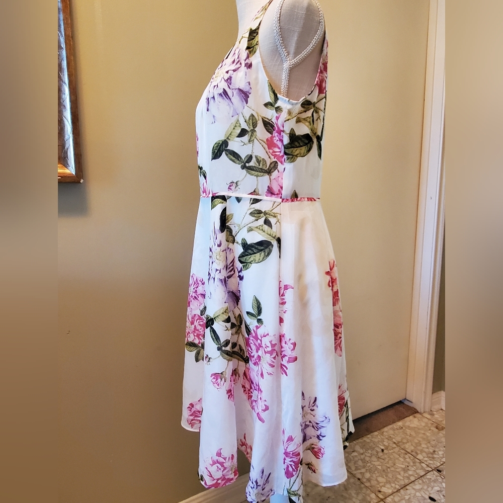 Dress - Picture 4 of 4